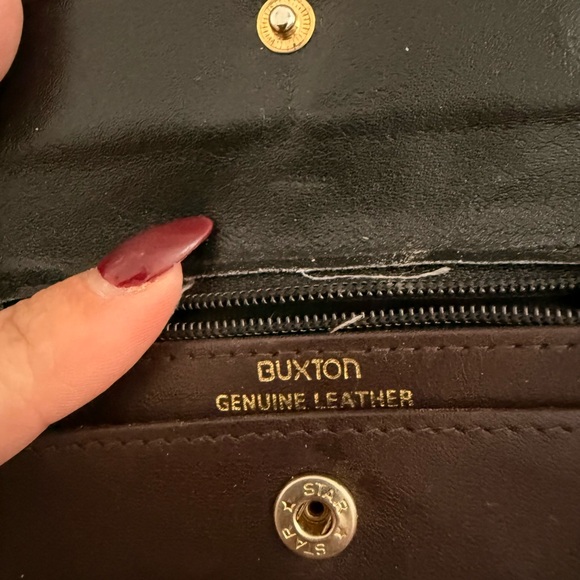 Vintage Buxton Brown Leather Wallet with Gold Hardware - Picture 4 of 7
